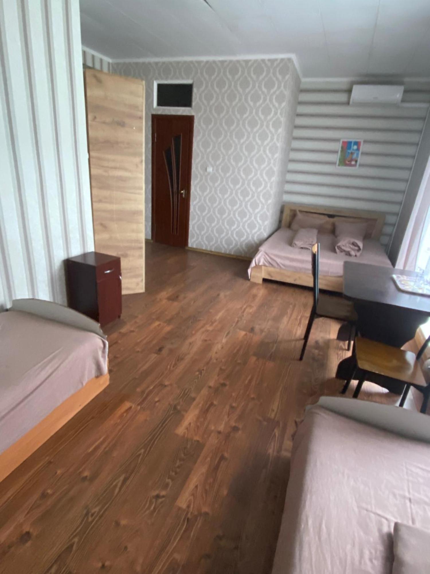 4 Seasons Hotell Boryspil Eksteriør bilde